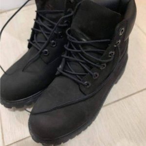 Lady’s timberland boots size 7